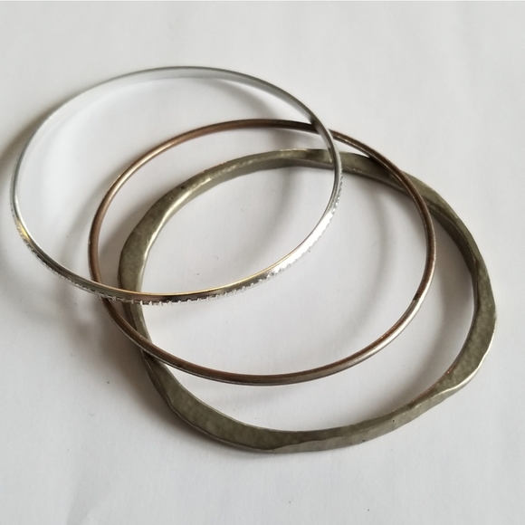Three vintage bangle bracelets silver tone - Picture 10 of 10
